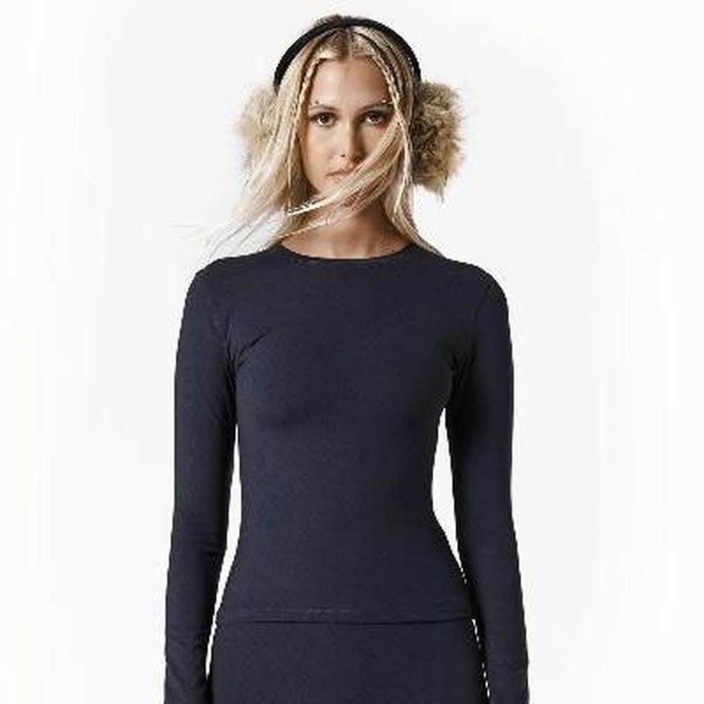 NWT Sisters & Seekers Glide Active top.
